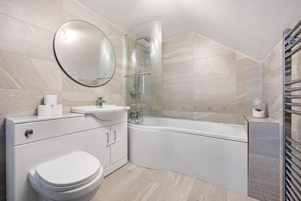 9 Kirkdale Close HDR-16.jpg