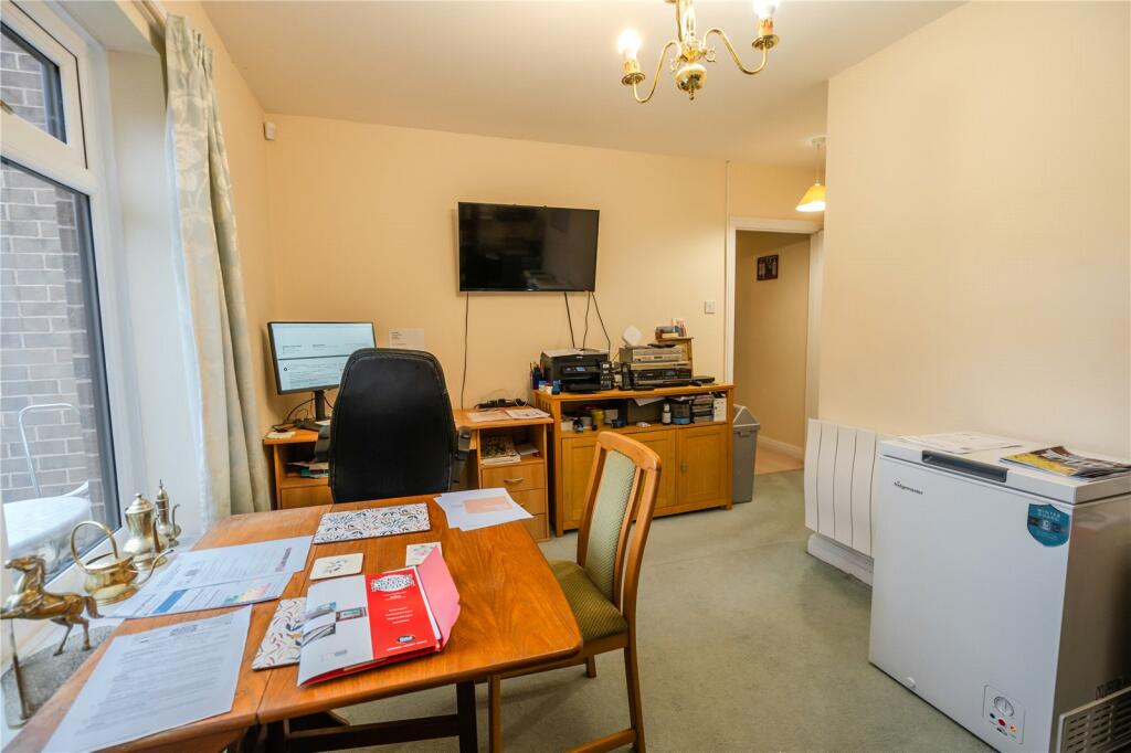Bedroom 2 (2)