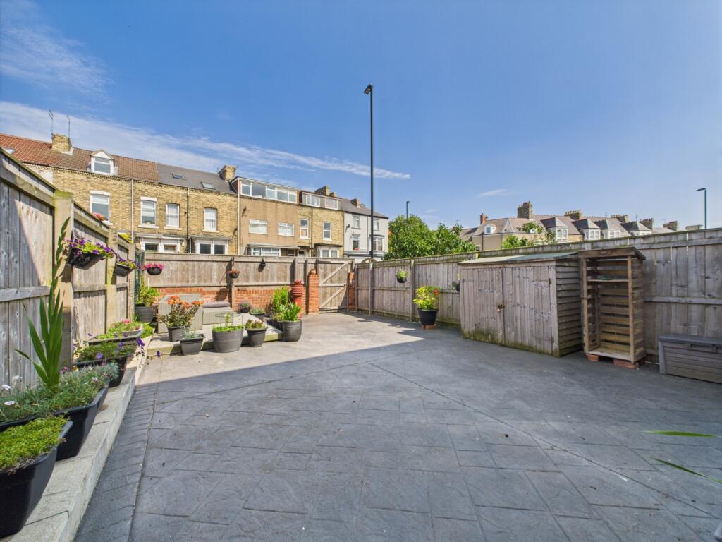 CAM02195G0-PR0083-STILL004