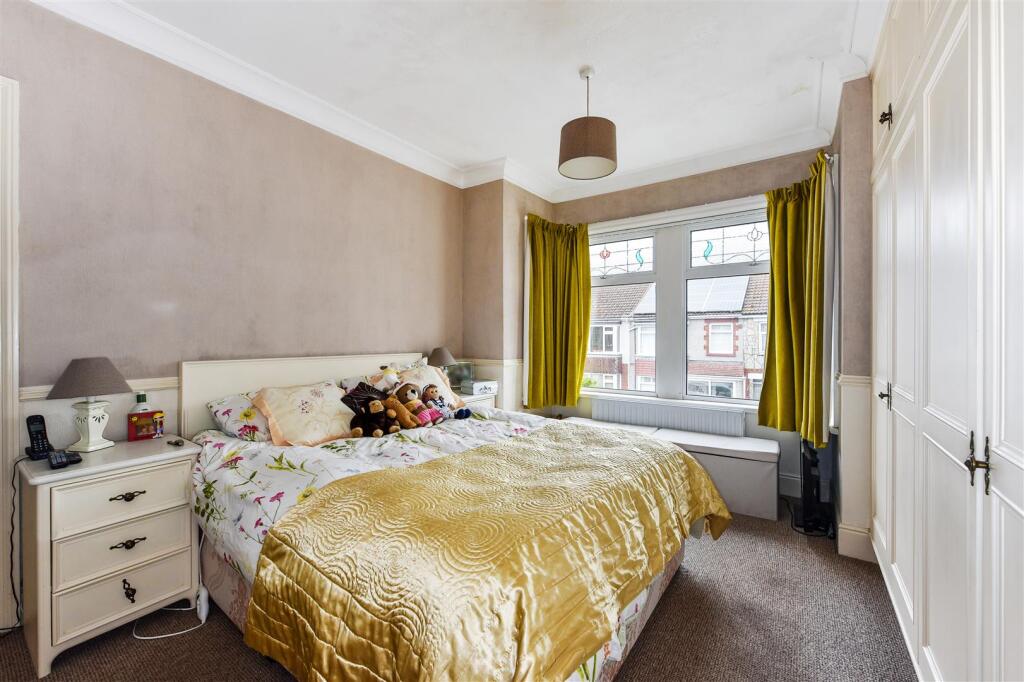 Bedroom 1a.jpg