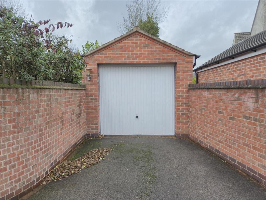 Detached Garage