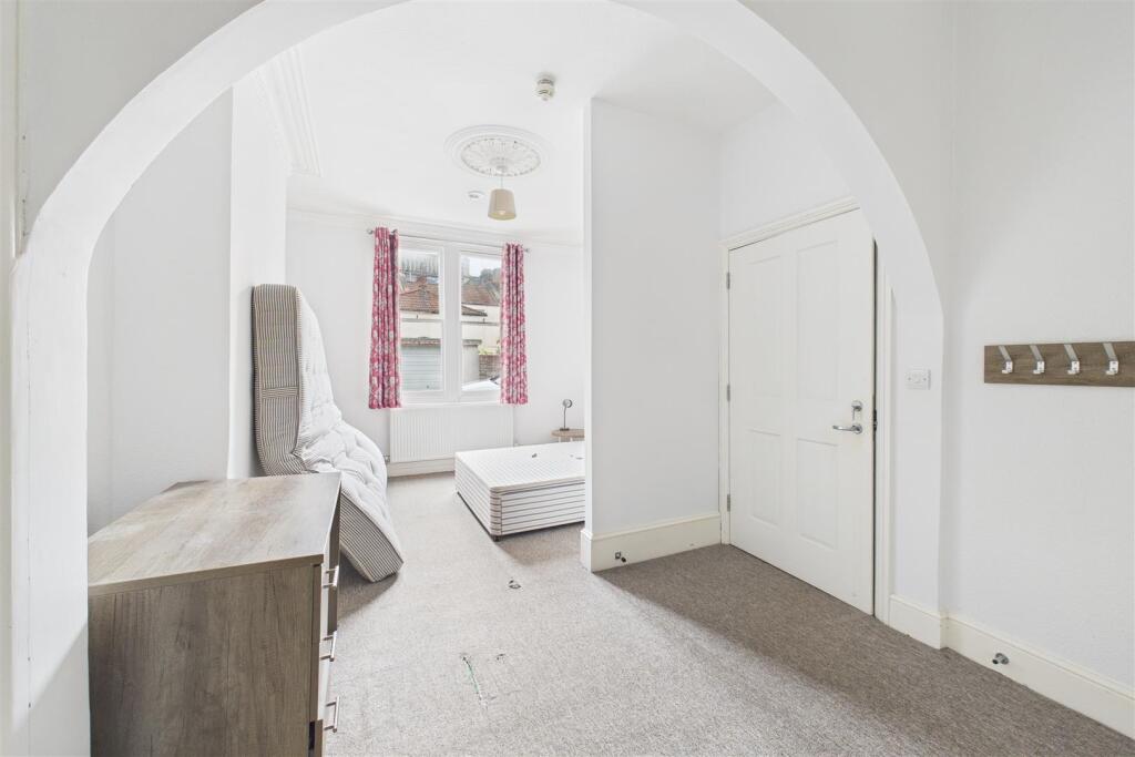 11 Osborne Villas, Kingsdown, Bristol BS2 8BP | Fr