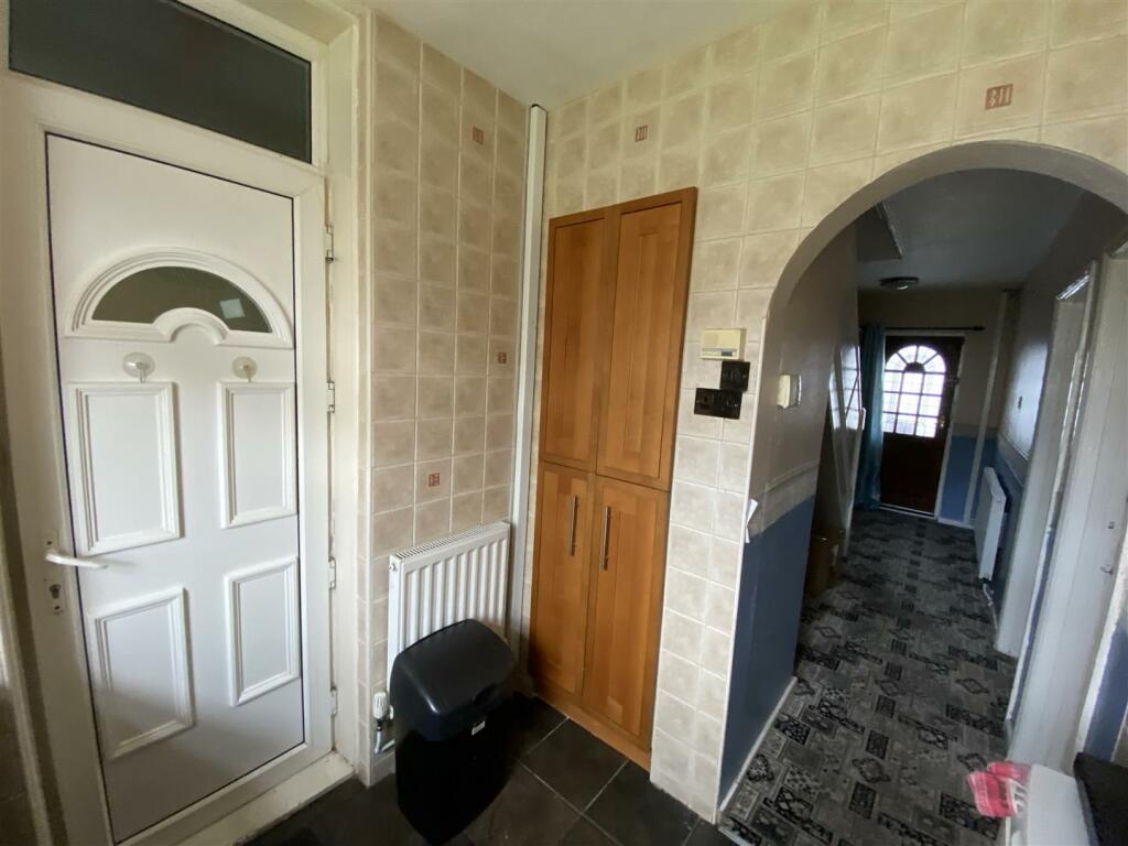 Kitchen: