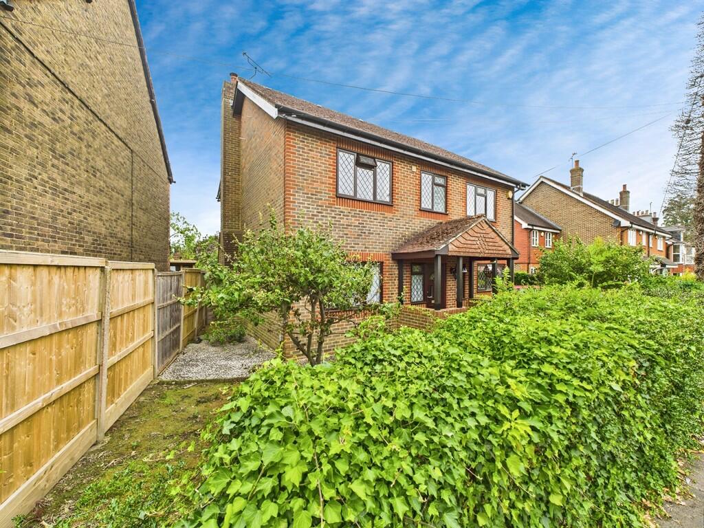 cef89052-CAM04018...