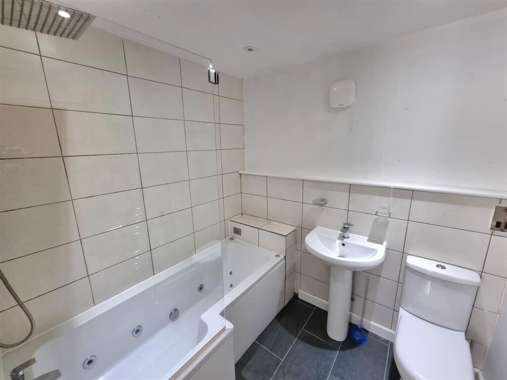 Ensuite.jpg
