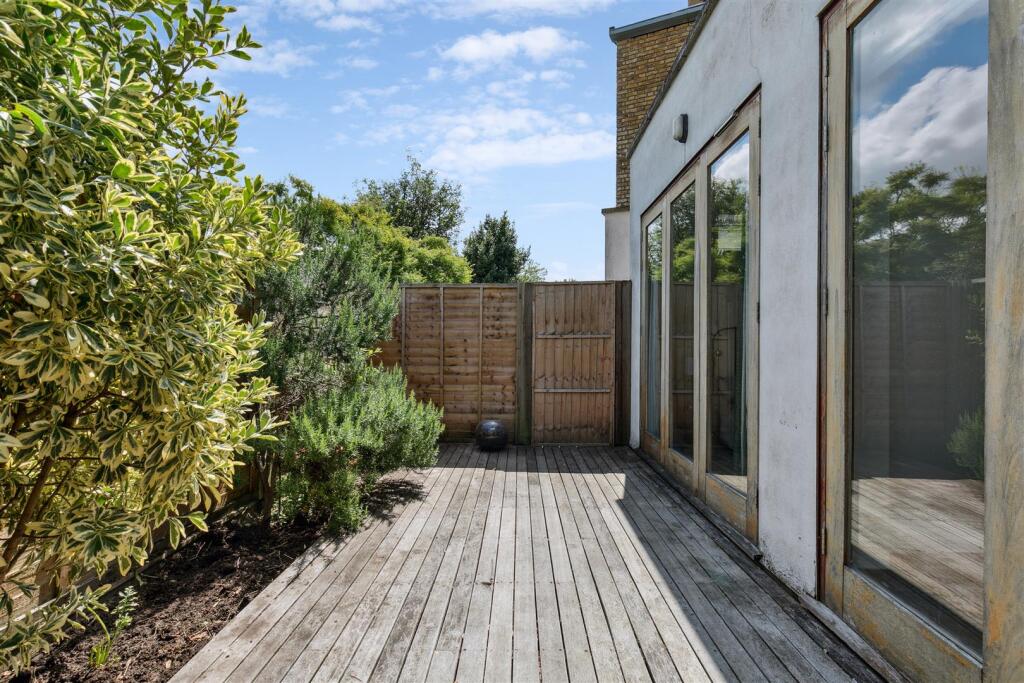 Prebend Gardens, W4 - FOR SALE