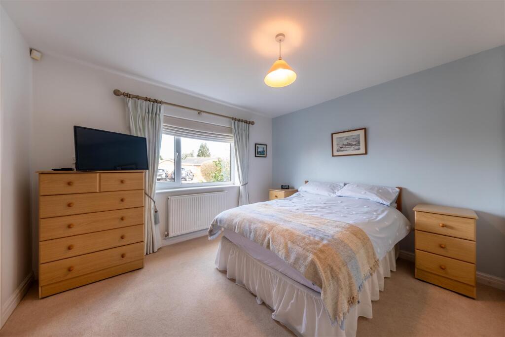 15 Pentre Close-019.jpg