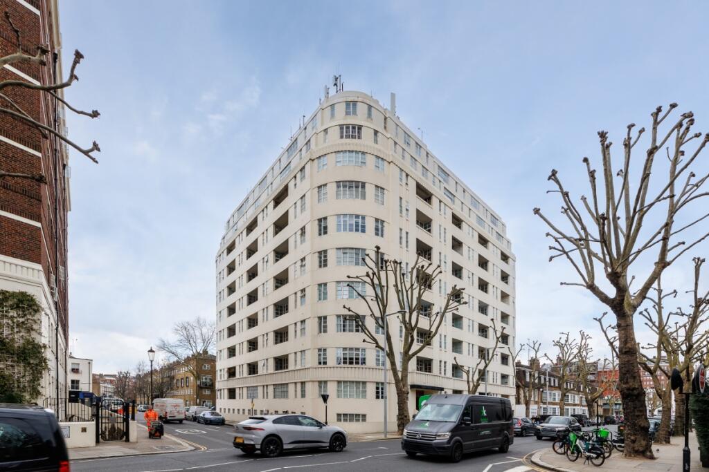 Sloane Avenue Man...