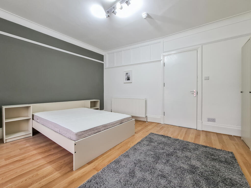 115a - Room 4 - Picture 2