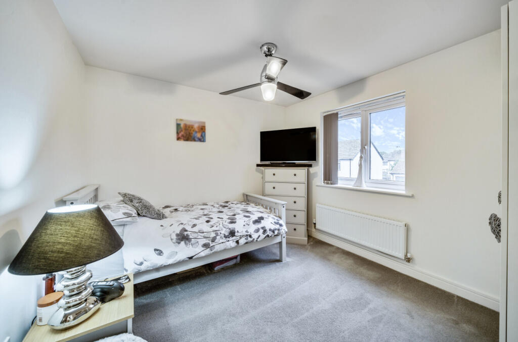 1345727-5-68aed2a...