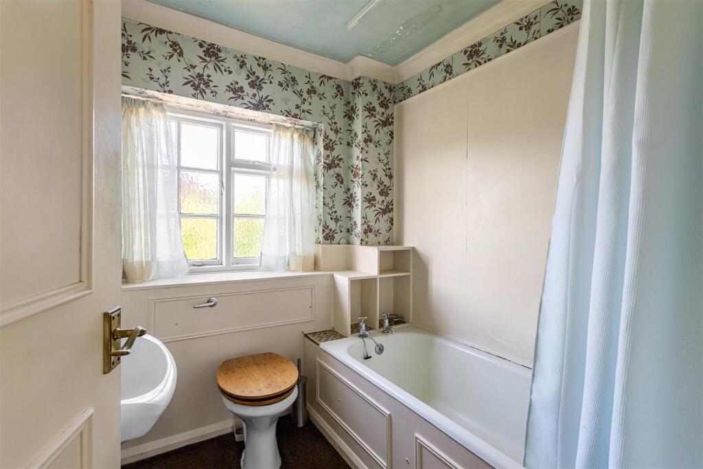 12_Croft_Court_33.jpg