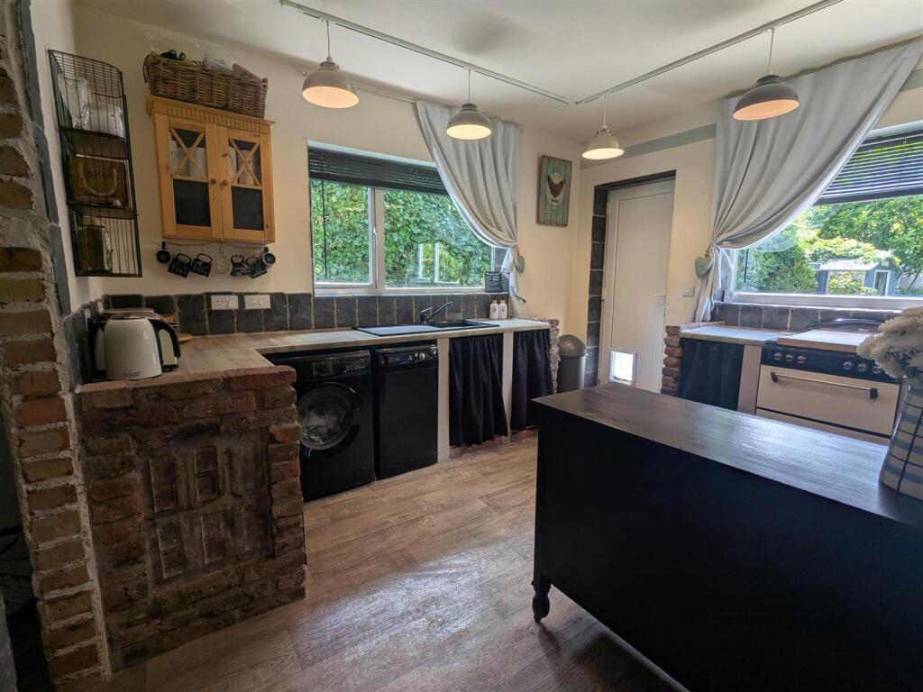 Kitchen3.jpg