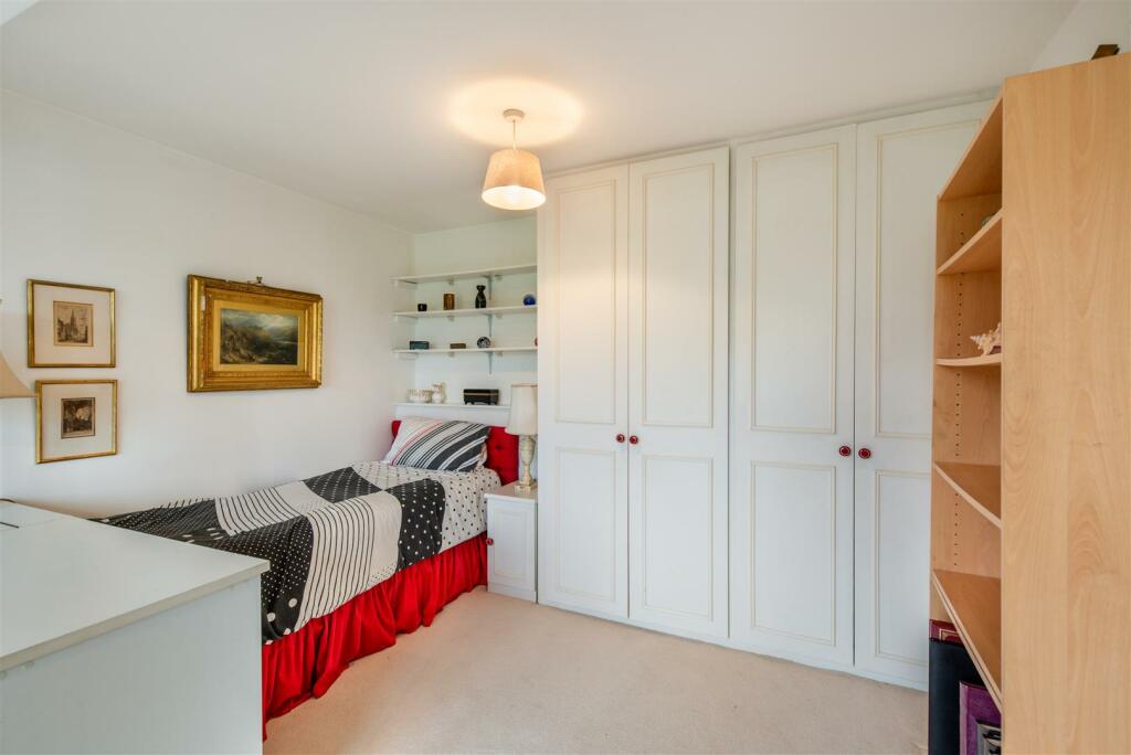 8602458-interior41.jpg
