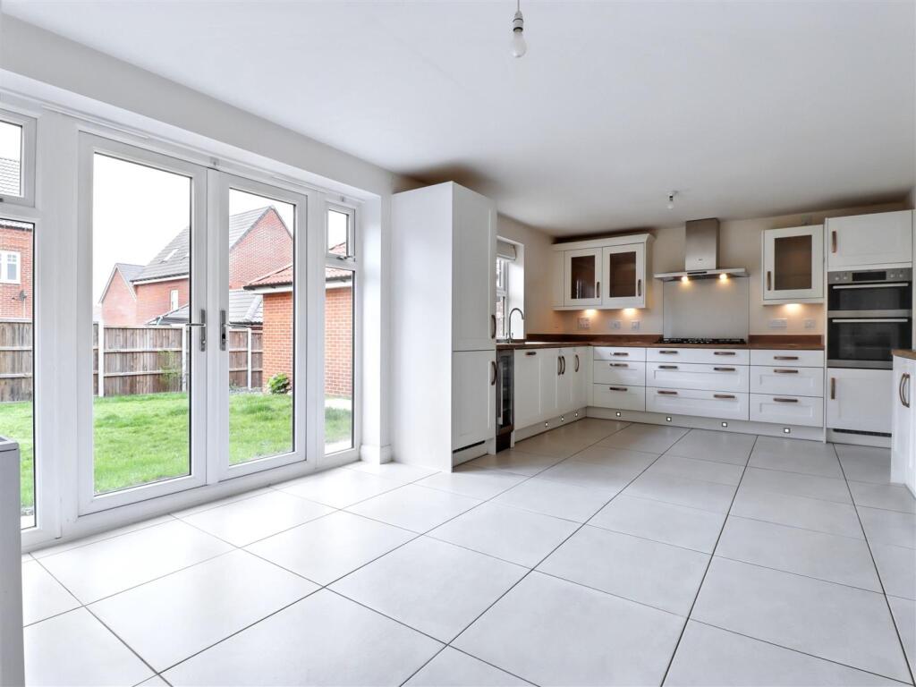 kitchen/breakfast room