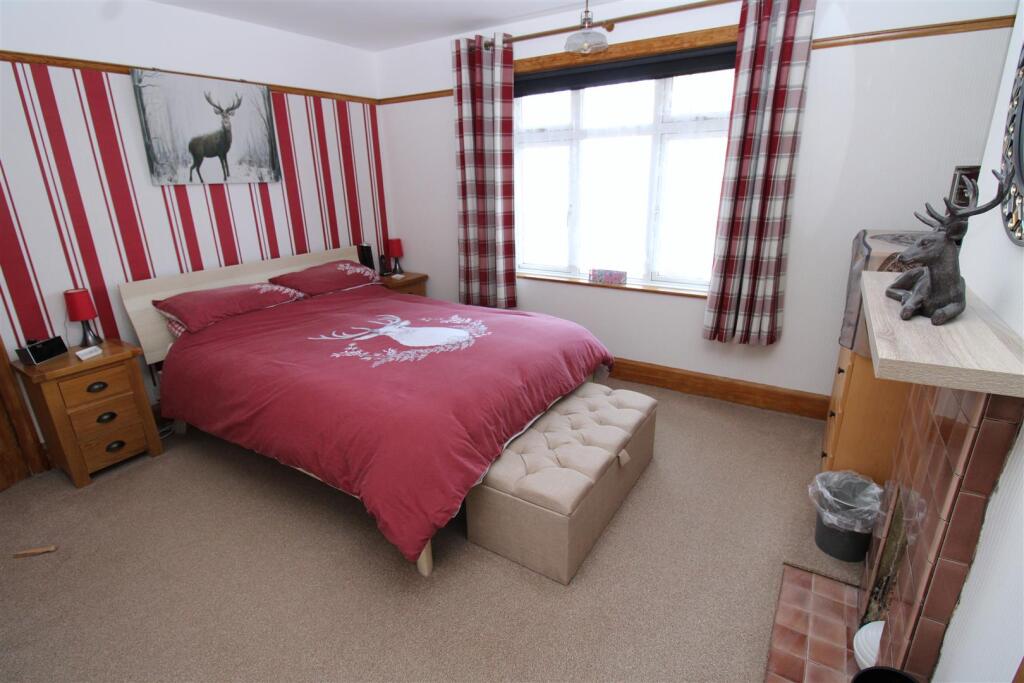 bedroom one.JPG