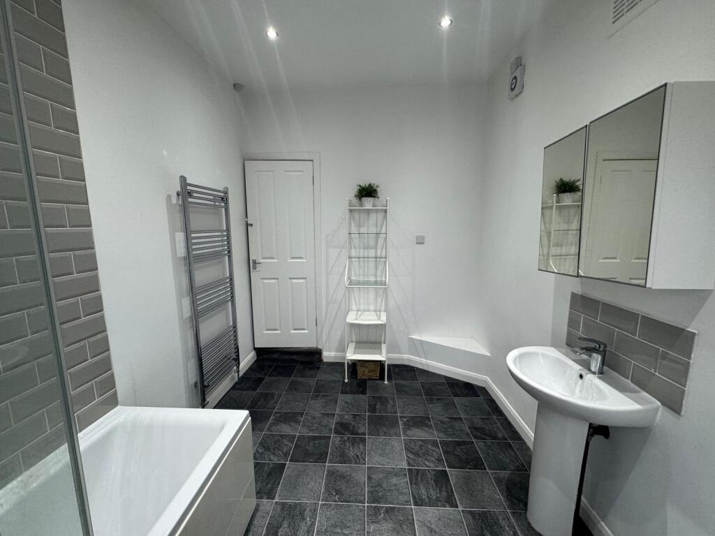 WhatsApp Image 2025-12-15 at 13.31.18 (5) - Cop...