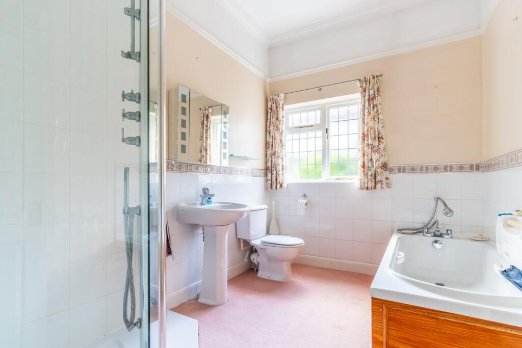 En Suite Shower