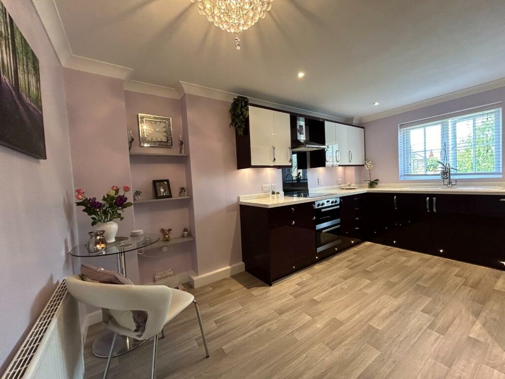 KITCHEN / BREAKFAST ROOM