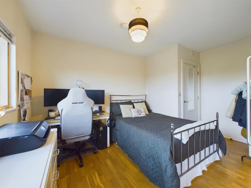 CAM01389G0-PR0093-ST