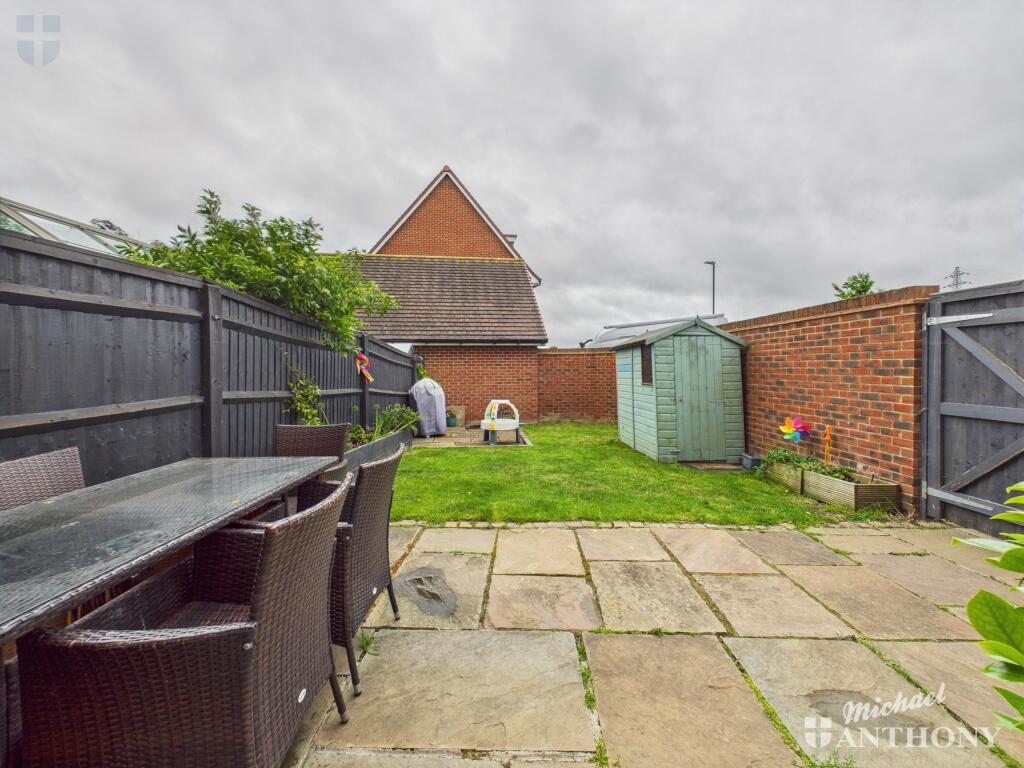 CAM03852G0-PR0306-STILL020