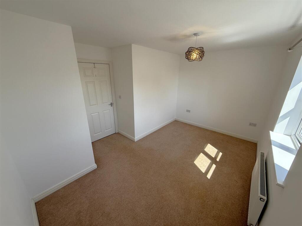 Bedroom 2.JPG