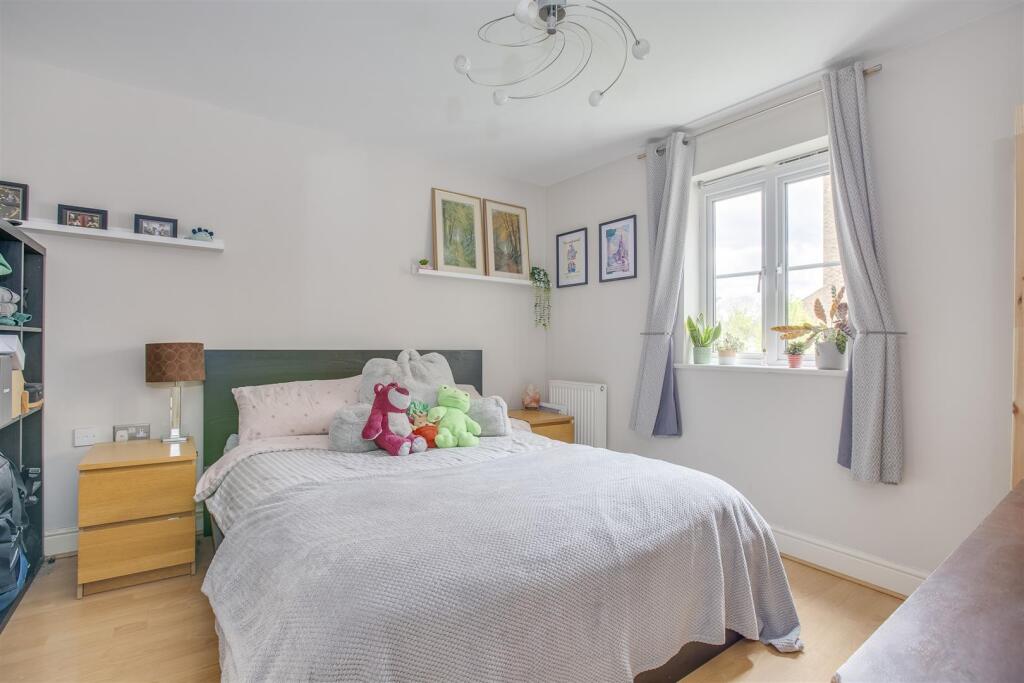 17 Wye Gardens, Fryers Lane, HP12 3DU-7.jpg