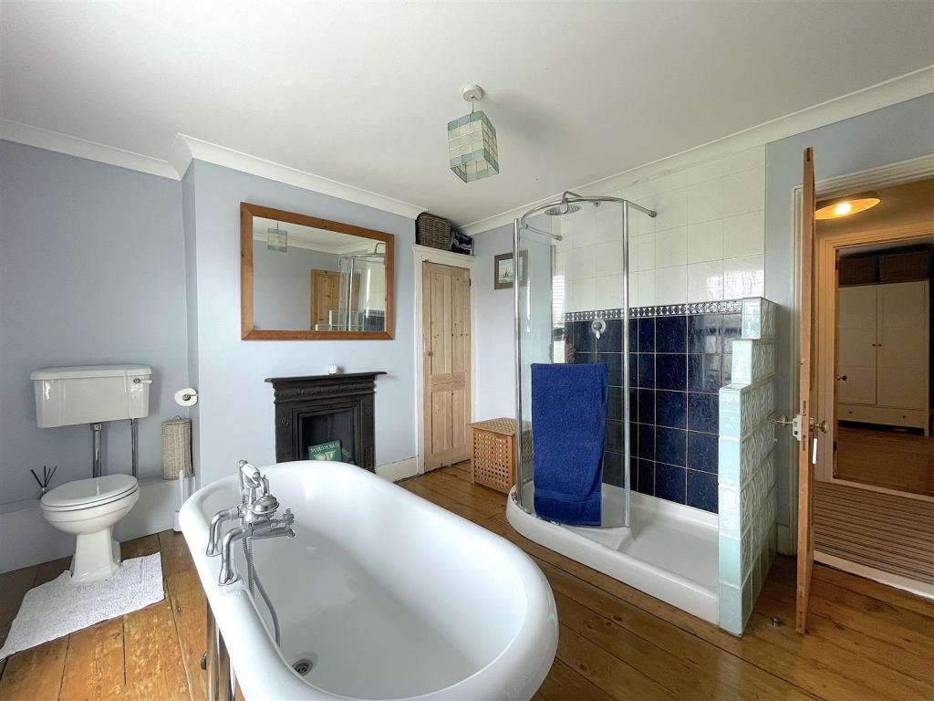 Bathroom (1).jpeg
