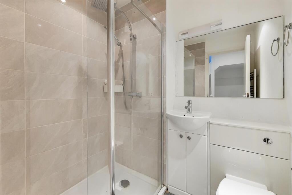 12_Shower Room 1-0.jpg