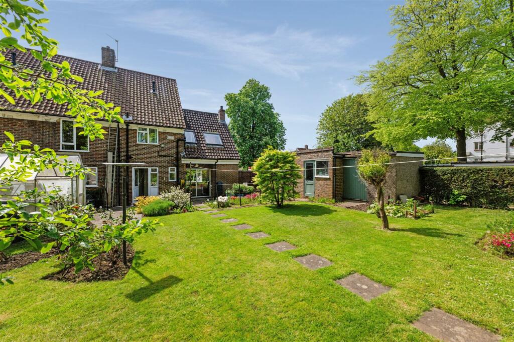 THORNFIELD ROAD, 4-34.jpg