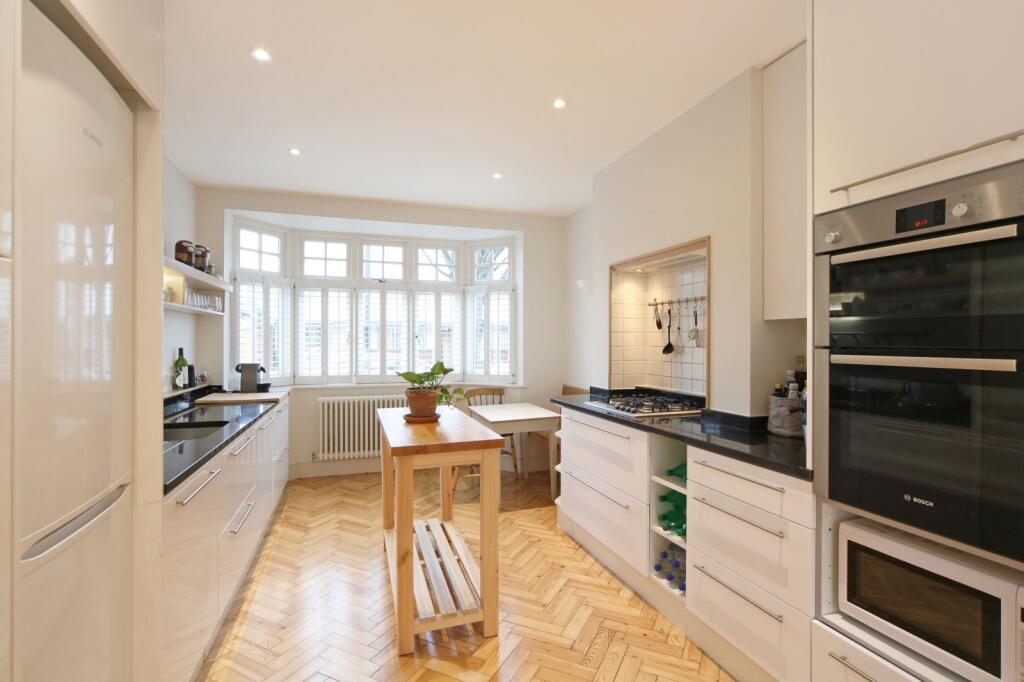 Pangbourne Avenue, London, W10