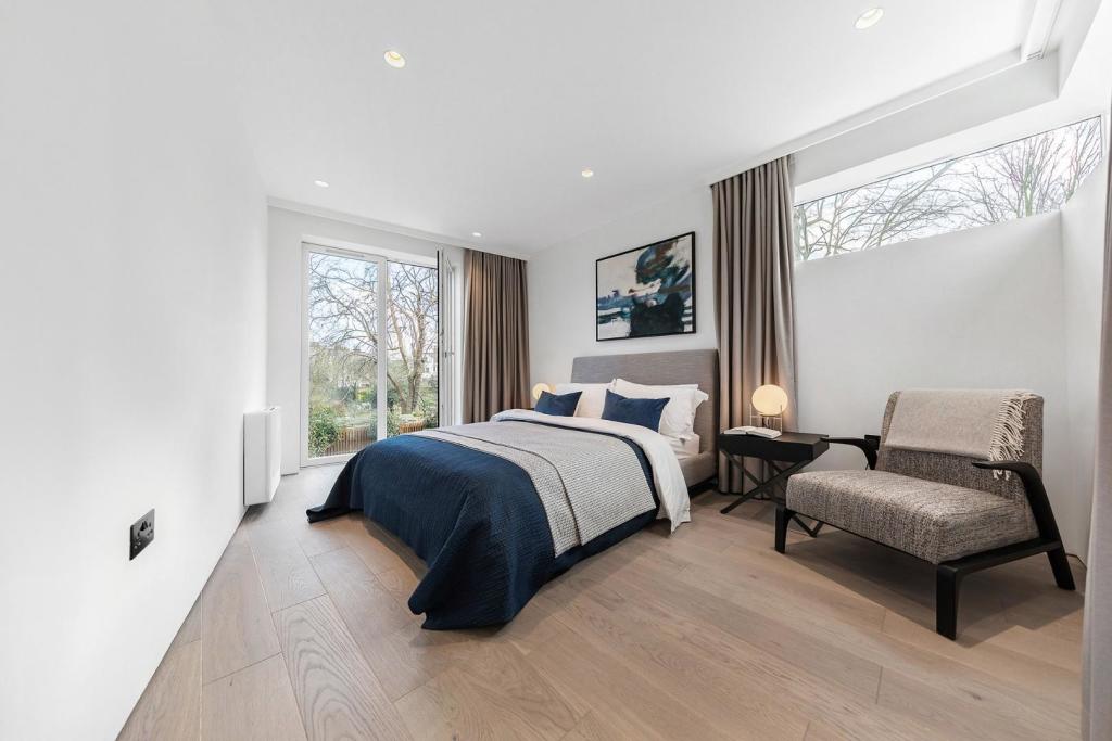 Bedroom (2).jpg