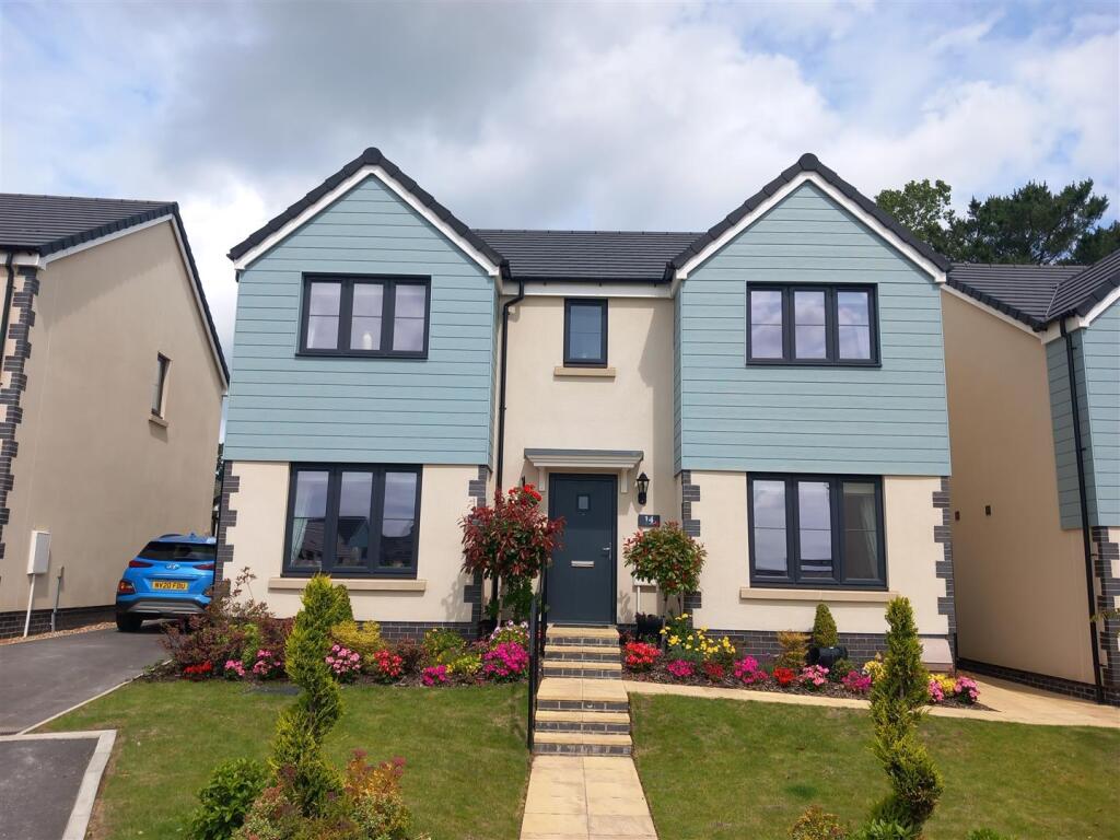 14 Cross Park Best Front.jpg