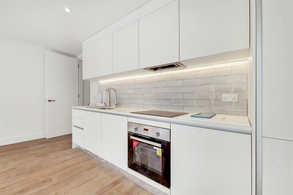 1_Kitchen-Reception-2.jpg