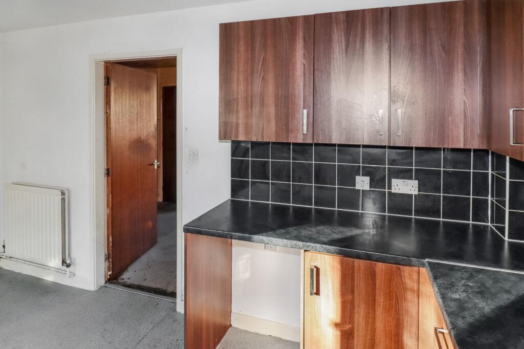 4 Hebble Brook Close, Mixenden, Halifax, HX2 8UJ