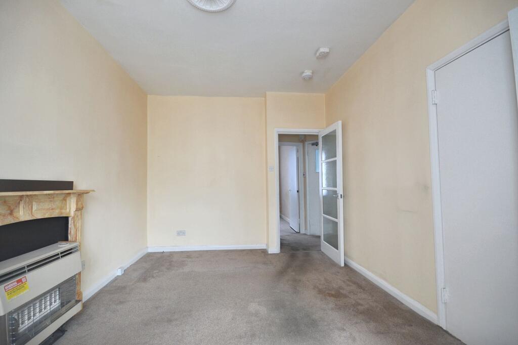 Flat D, 58 Hereford Road, Bayswater, London W2 5AJ