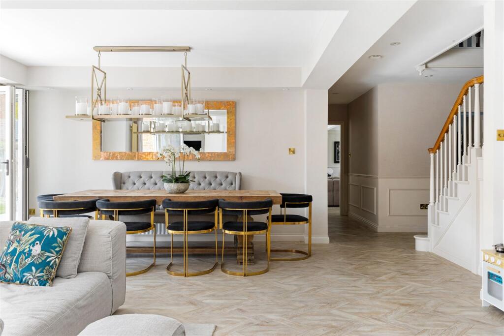 94088_8 Steadings Rise Mere (22).jpg