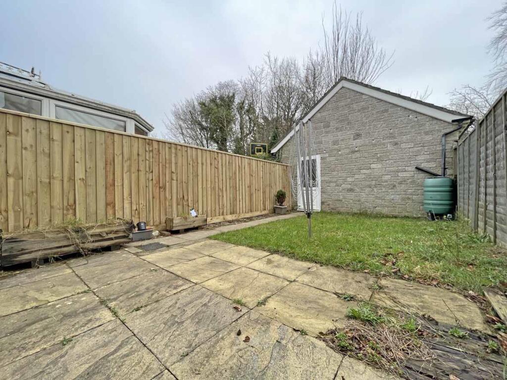 Temeraire Road 57 Garden 2.jpg