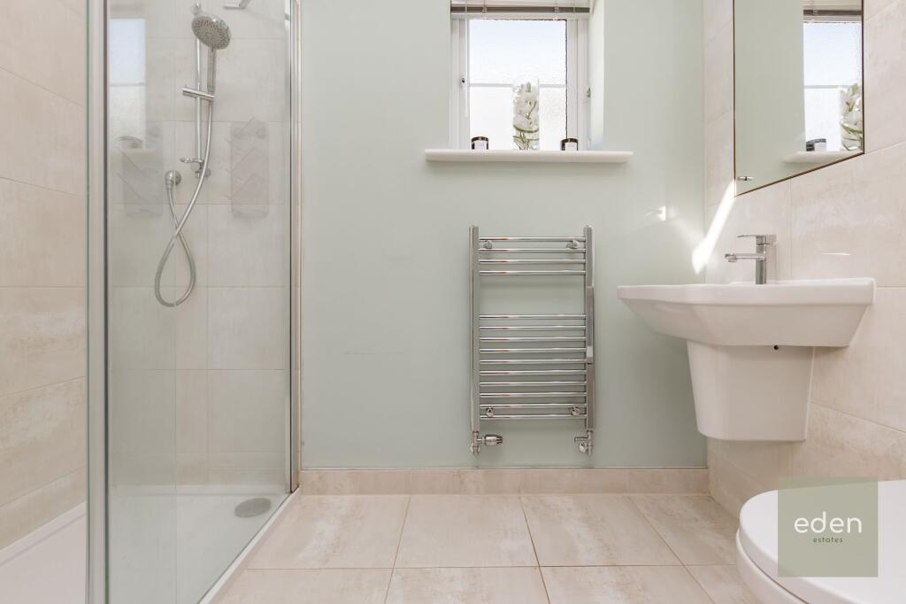 EN SUITE