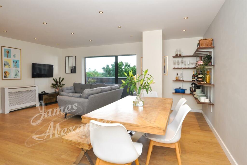 Lounge alt apect
