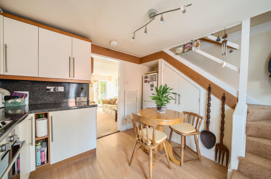 1340405-20-689f40...