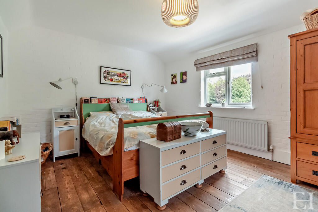 8658492-interiorW...