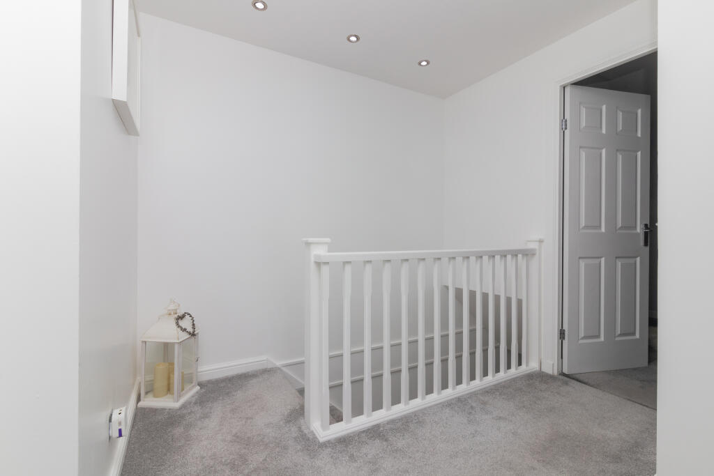 38 Don Drive, Paisley  PA2 0AF-28