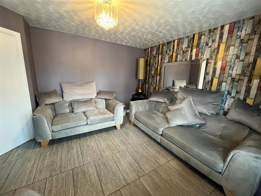Lounge b.jpg