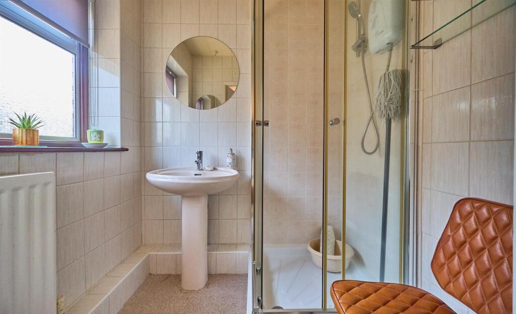 Side Shower Room