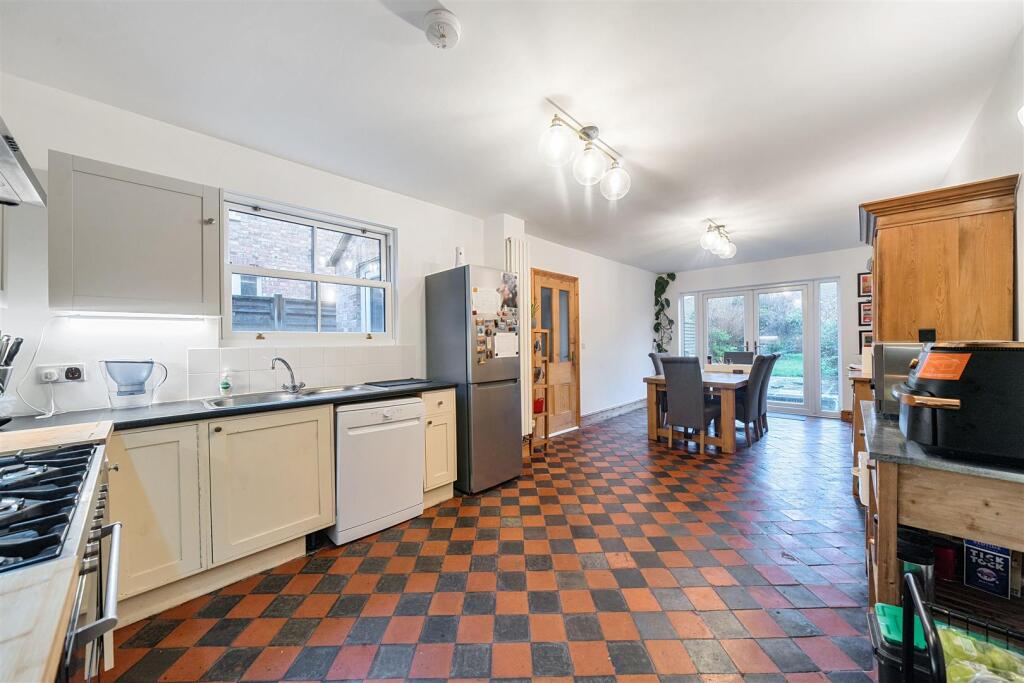 kitchen dining room h.jpg