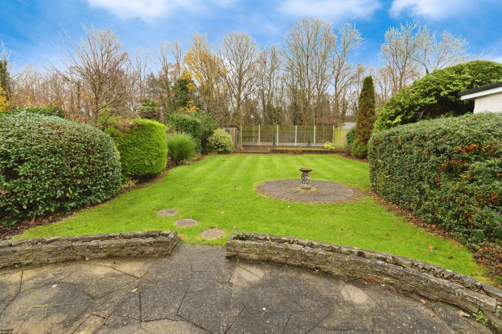 28victoriaroadlaindonbasildonss156aw-27