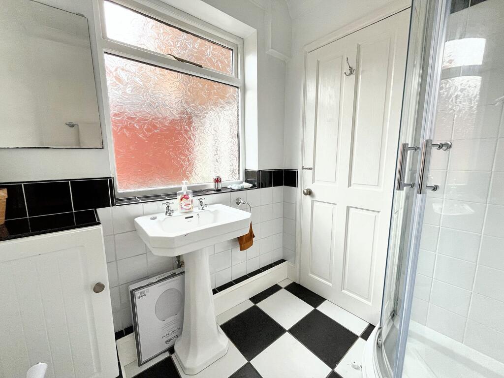 Shower Room (Downstairs)