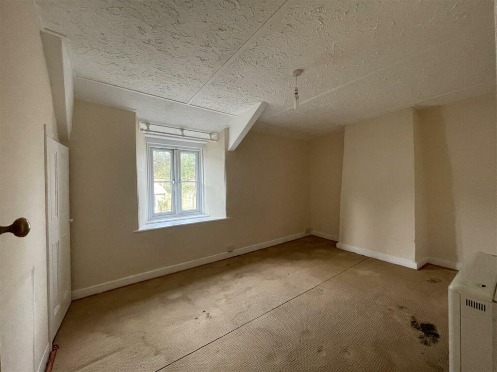 IMG_Bedroom 1.jpeg