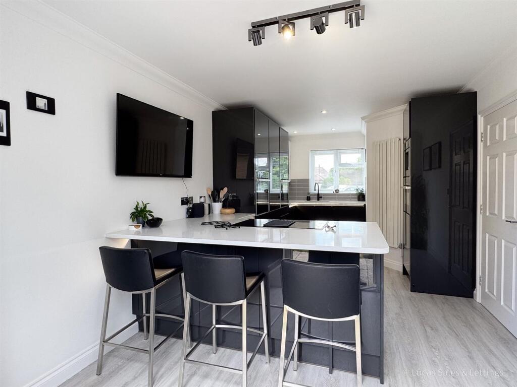1 Caswell Close Kettering-06.jpg