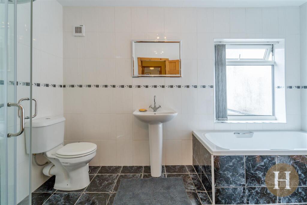 Hadleigh Estate Agents-24.jpg